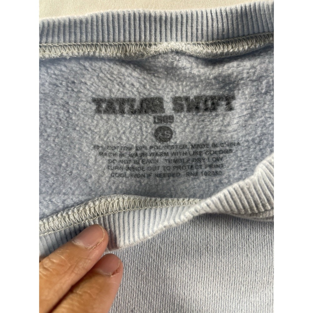 Taylor Swift 1989 Crewneck Sweatshirt Size XS Blue High School - Picture 3 of 10